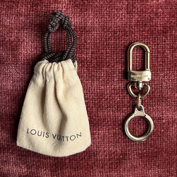 LOUIS VUITTON Charm Keyholder Key Ring Anneau Cles Gold